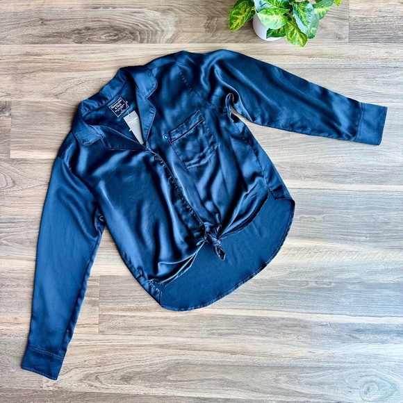 Abercrombie & Fitch Navy Blue Long Sleeves Tie-Front Silk Collar Blouse – Size S - Picture 2 of 12